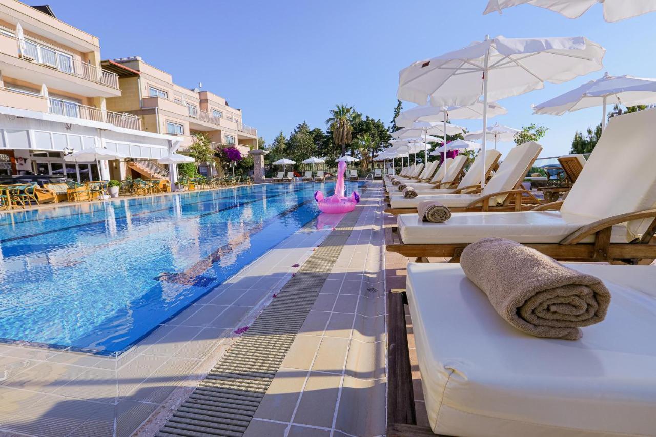 Happy Hotel Kalkan Exterior photo